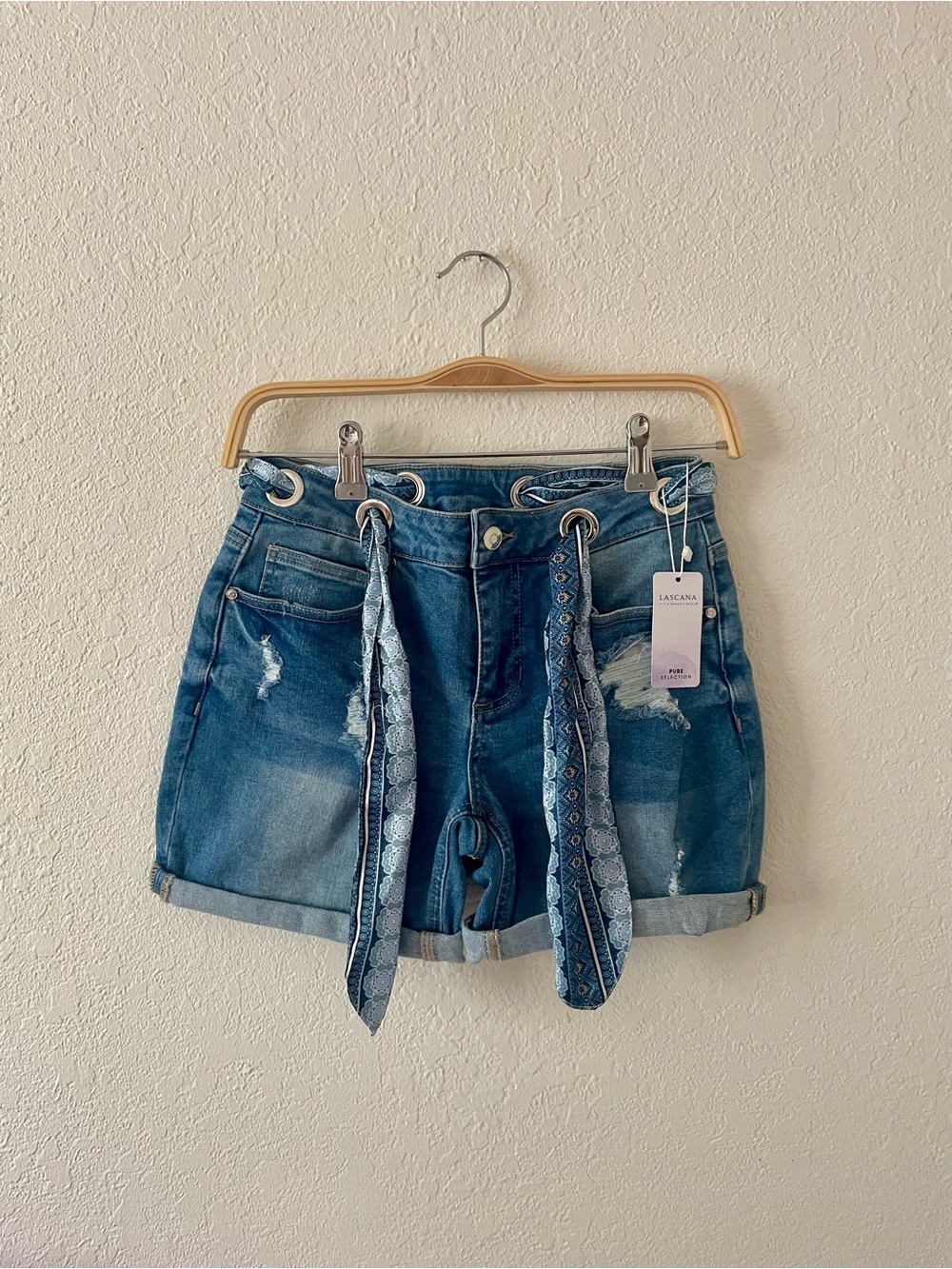 Lascana Women’s NWT Lace Distressed Washed Denim Shorts Silk Bandana Tie belt